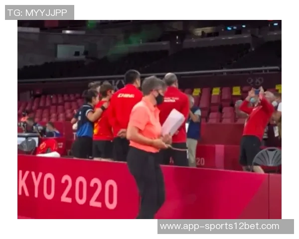 拉拉维亚分享球队会议积极氛围强调团结与建设性沟通的重要性